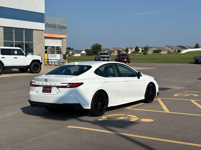 2025 Toyota Camry SE thumbnail image 05