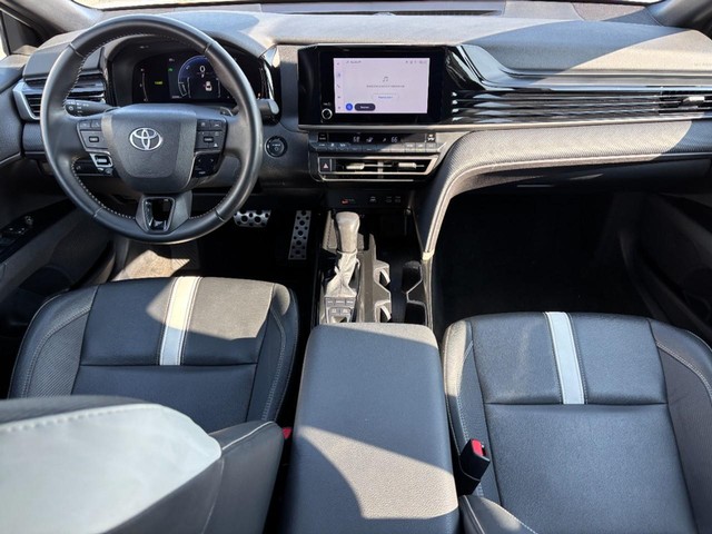 2025 Toyota Camry SE thumbnail image 11