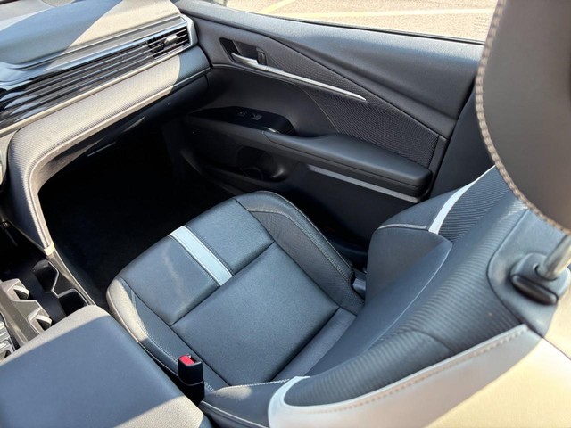 2025 Toyota Camry SE thumbnail image 14
