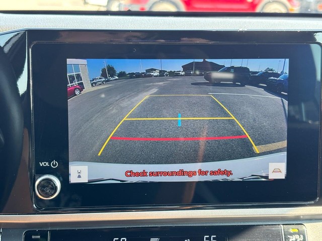 2025 Toyota Camry SE thumbnail image 21