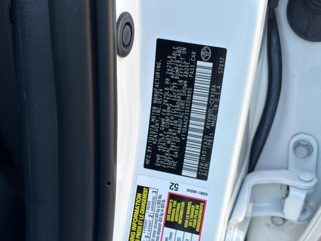 2025 Toyota Camry SE thumbnail image 23