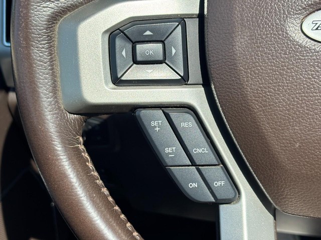 2022 Ford Super Duty F-350 SRW 4WD King Ranch Crew Cab thumbnail image 17
