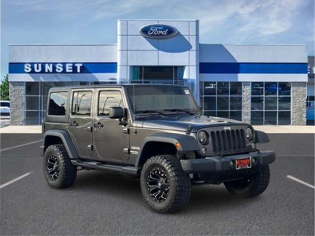 Waterloo IL 2017 Jeep Wrangler Unlimited more details - jeep wrangler unlimited