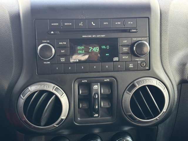2017 Jeep Wrangler Unlimited Sport thumbnail image 20