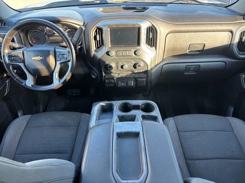 Chevrolet Silverado 1500 Vehicle Full-screen Gallery Image 11
