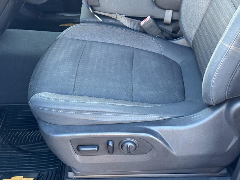Chevrolet Silverado 1500 Vehicle Full-screen Gallery Image 15