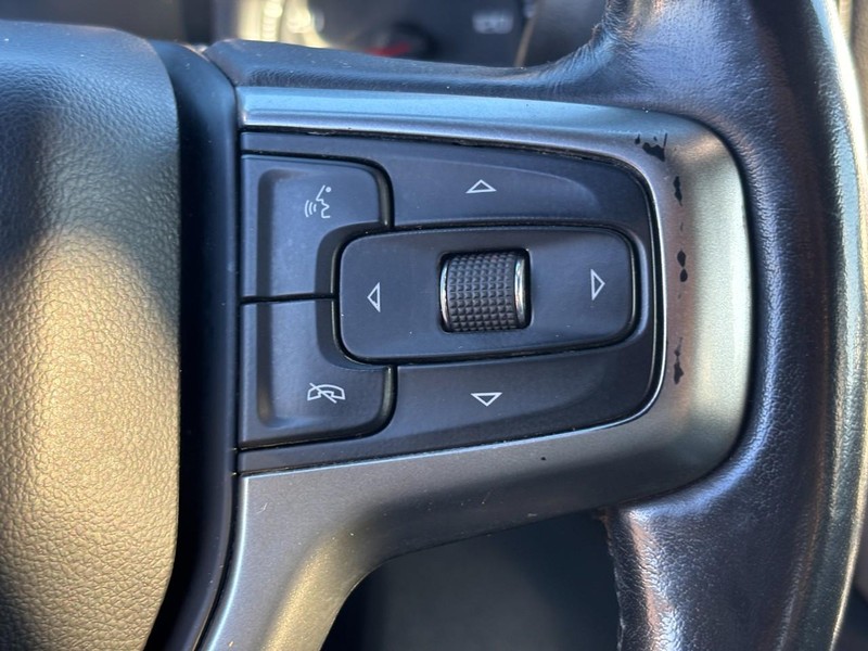 Chevrolet Silverado 1500 Vehicle Full-screen Gallery Image 18