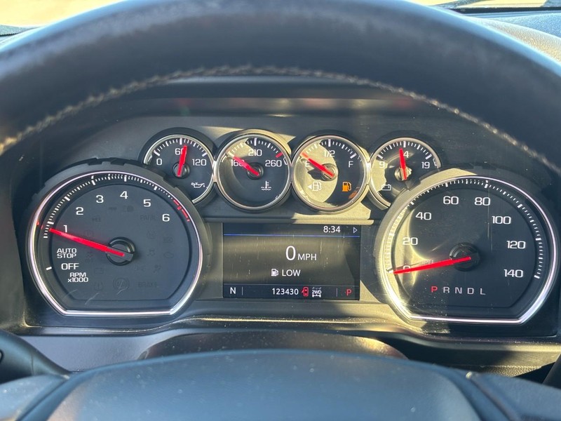 Chevrolet Silverado 1500 Vehicle Full-screen Gallery Image 19