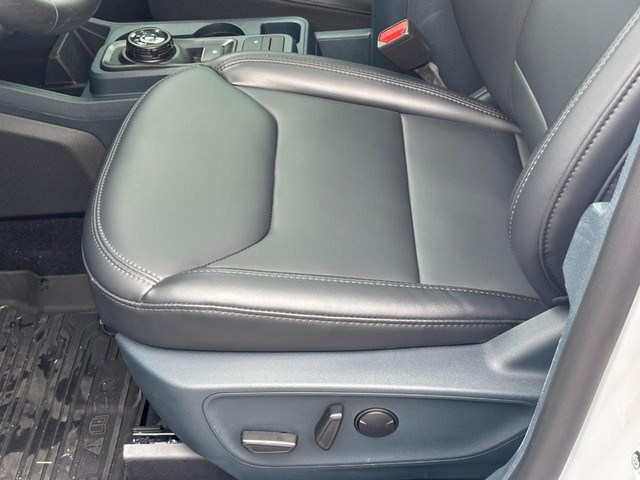 2026 Ford Maverick LARIAT thumbnail image 16