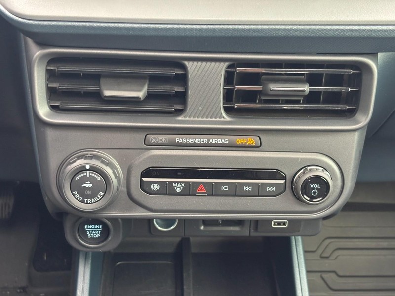 Ford Maverick Vehicle Full-screen Gallery Image 24