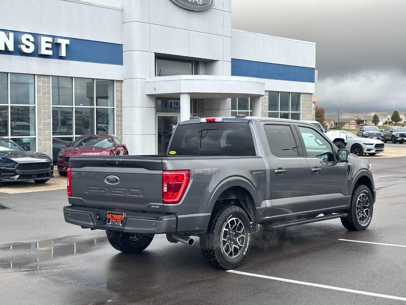 Ford F-150 Vehicle Full-screen Gallery Image 03