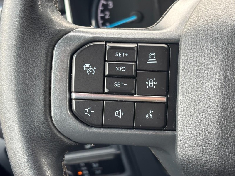 Ford F-150 Vehicle Full-screen Gallery Image 17