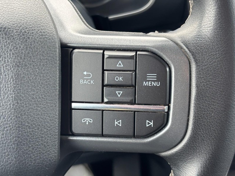 Ford F-150 Vehicle Full-screen Gallery Image 18