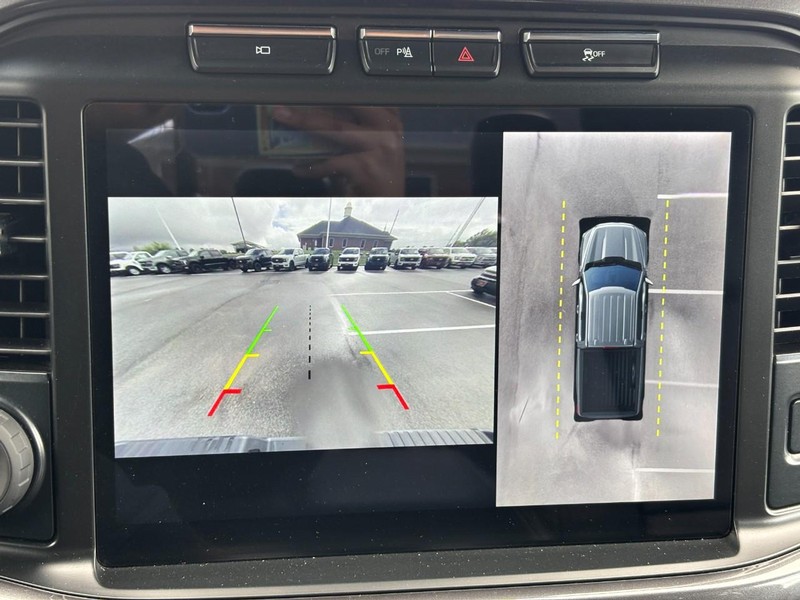 Ford F-150 Vehicle Full-screen Gallery Image 21