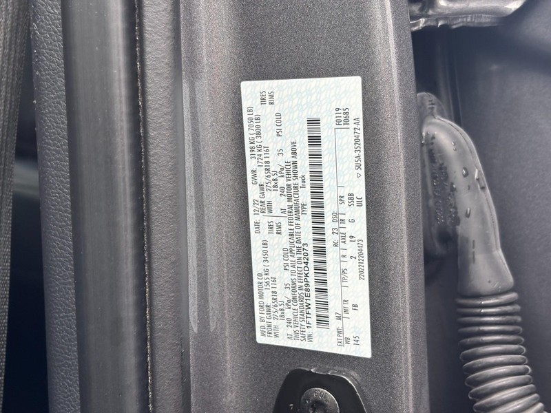 Ford F-150 Vehicle Full-screen Gallery Image 23
