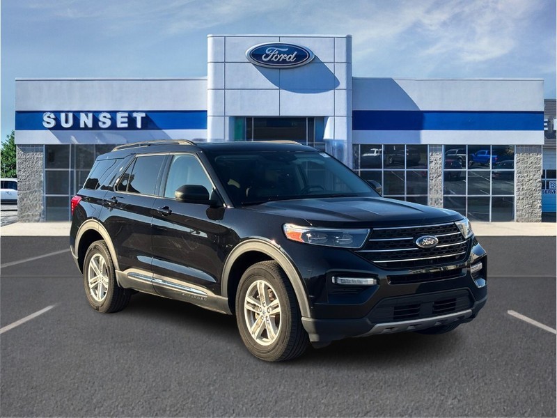 Ford Explorer Vehicle Full-screen Gallery Image 01