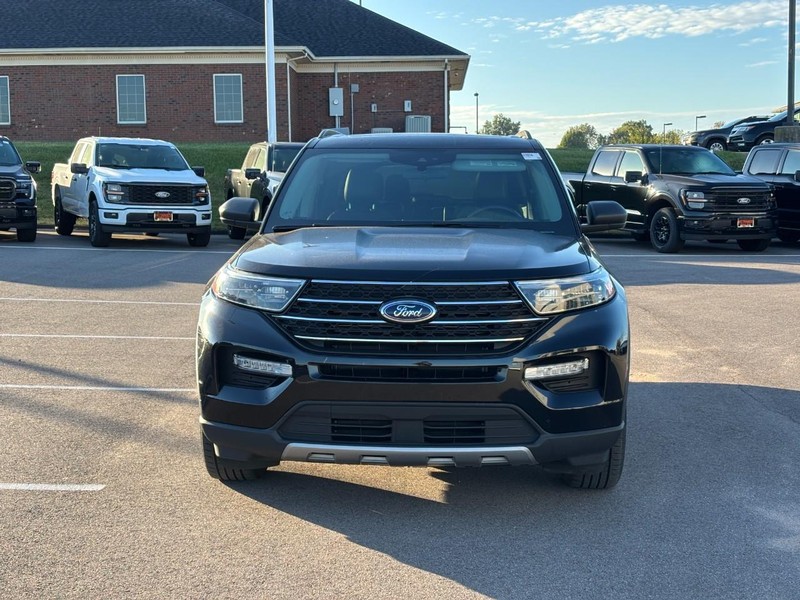 Ford Explorer Vehicle Full-screen Gallery Image 08