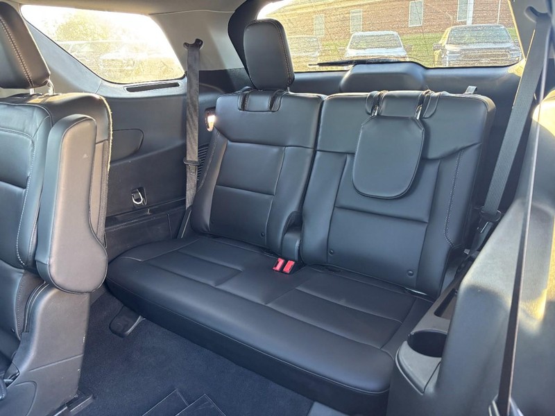 Ford Explorer Vehicle Full-screen Gallery Image 10