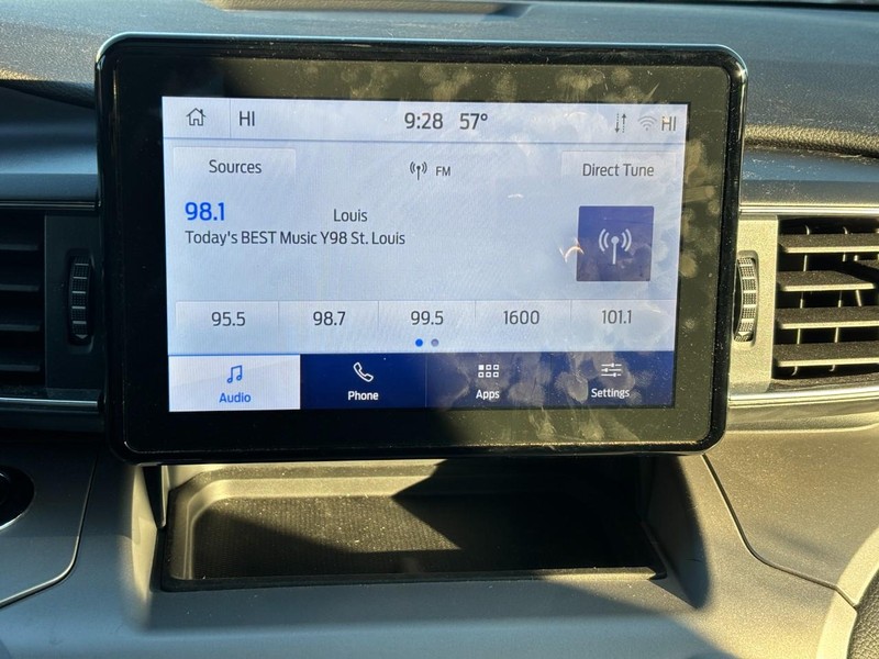 Ford Explorer Vehicle Full-screen Gallery Image 21