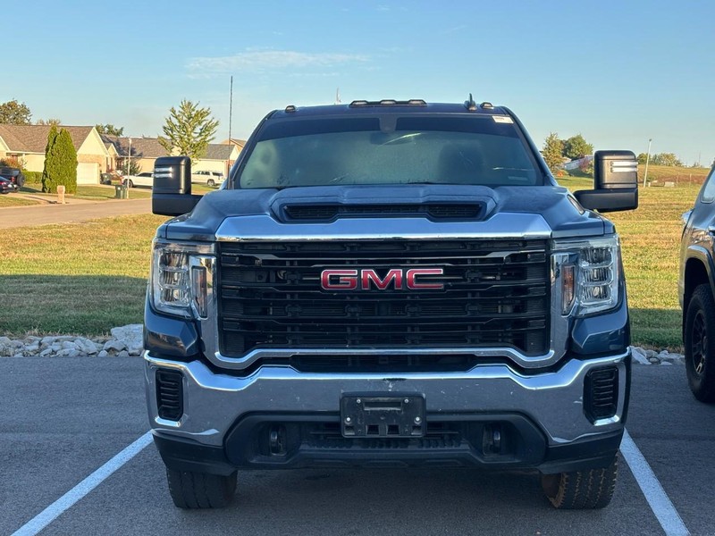 GMC Sierra 2500HD Vehicle Full-screen Gallery Image 02