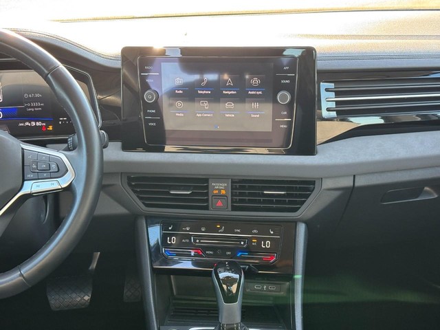 2025 Volkswagen Jetta SE thumbnail image 13