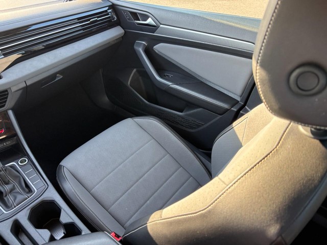 2025 Volkswagen Jetta SE thumbnail image 14