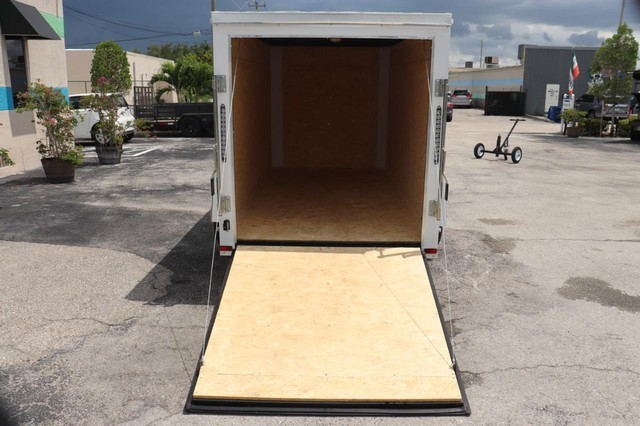 Lark ENCLOSED Vehicle Full-screen Gallery Image 6