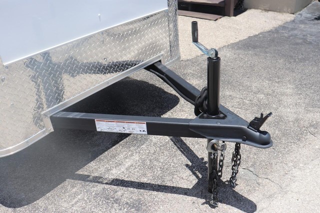 Lark ENCLOSED Vehicle Full-screen Gallery Image 3