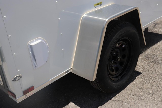 Lark ENCLOSED Vehicle Full-screen Gallery Image 5