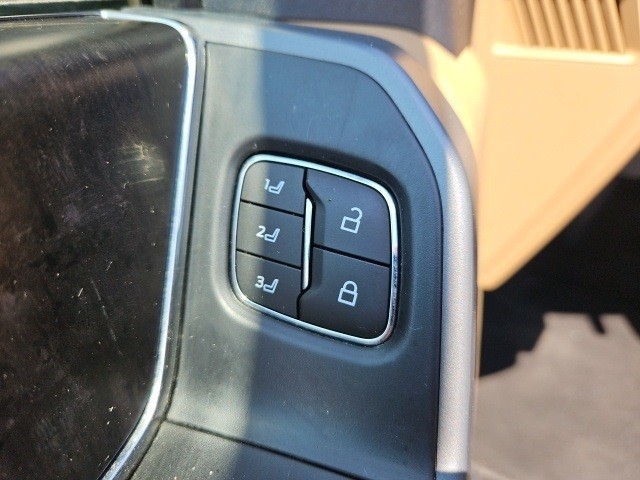 Ford F-150 Vehicle Full-screen Gallery Image 11