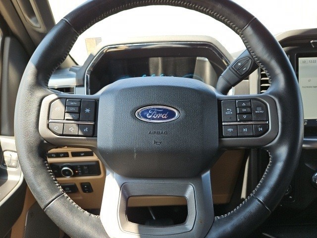 Ford F-150 Vehicle Full-screen Gallery Image 15