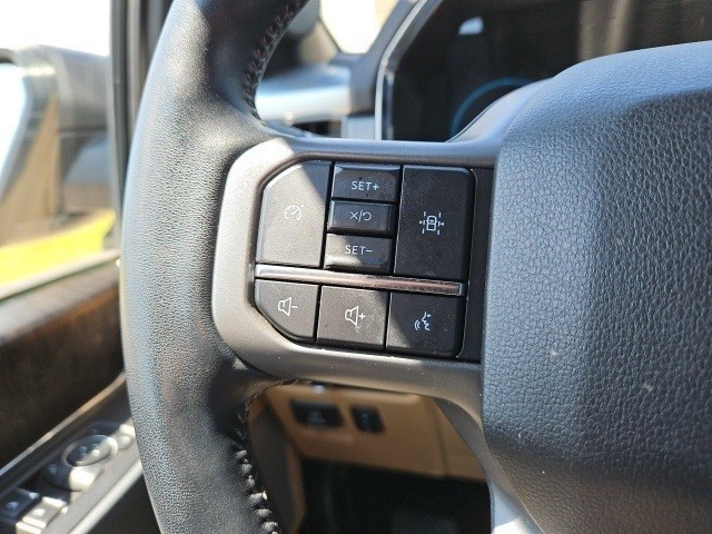 Ford F-150 Vehicle Full-screen Gallery Image 16