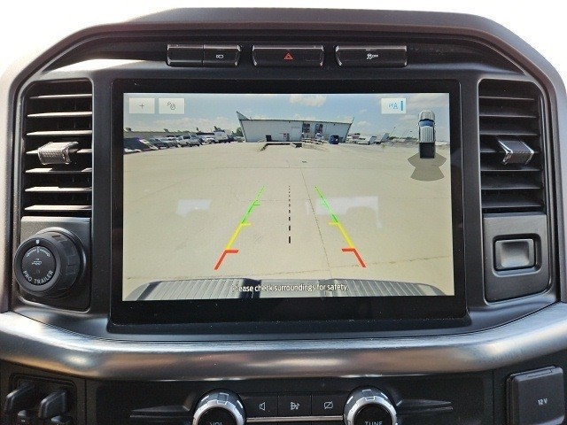 Ford F-150 Vehicle Full-screen Gallery Image 21