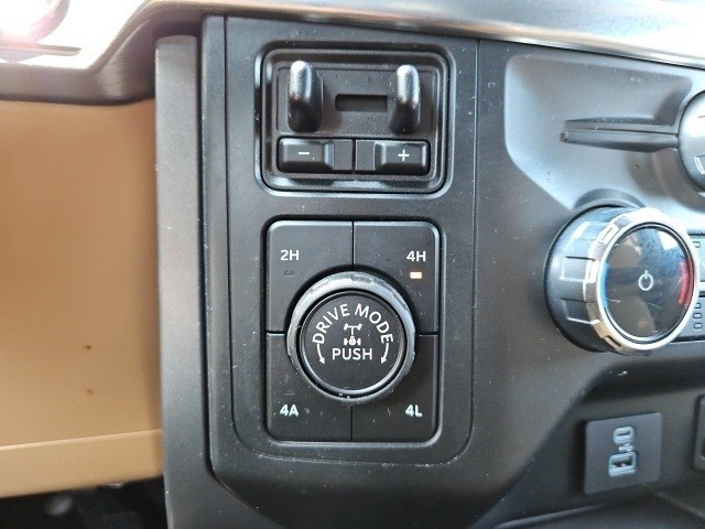 Ford F-150 Vehicle Full-screen Gallery Image 23