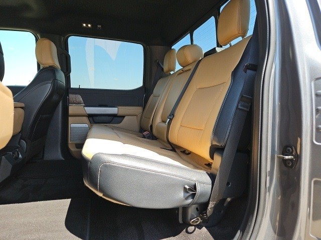 Ford F-150 Vehicle Full-screen Gallery Image 27