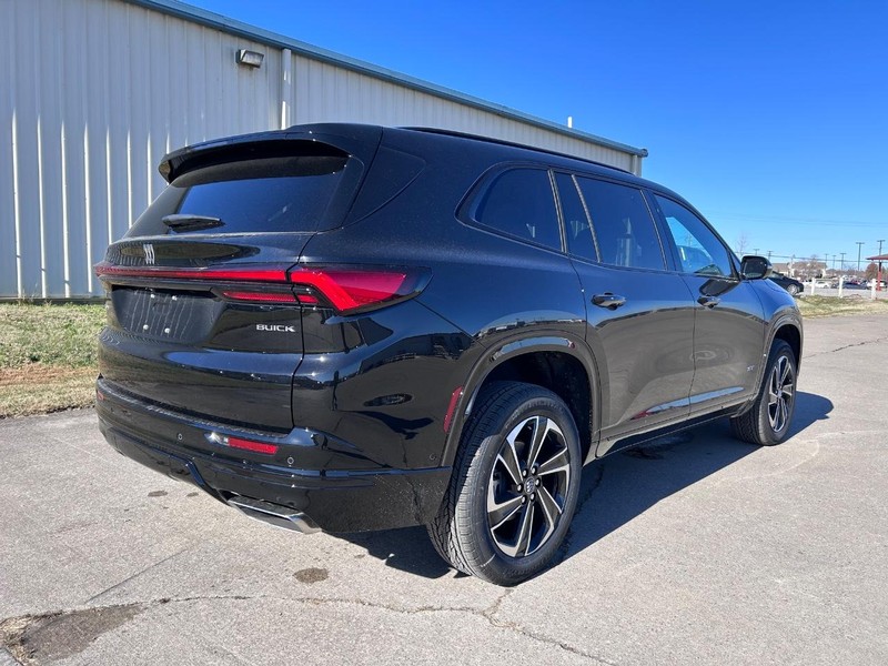 Buick Enclave Vehicle Full-screen Gallery Image 3