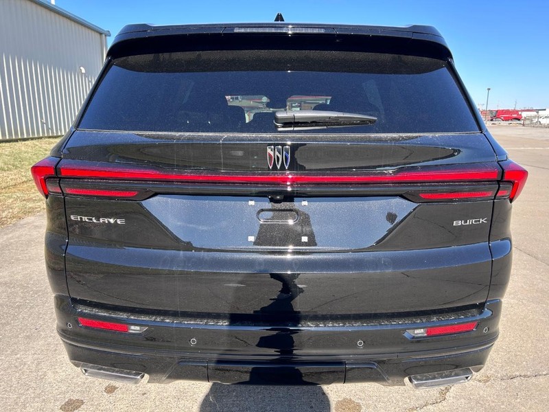 Buick Enclave Vehicle Full-screen Gallery Image 4