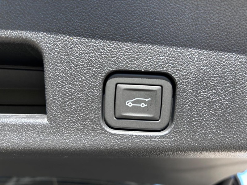 Buick Enclave Vehicle Full-screen Gallery Image 6