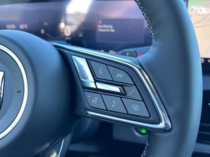 Buick Enclave Vehicle Full-screen Gallery Image 16