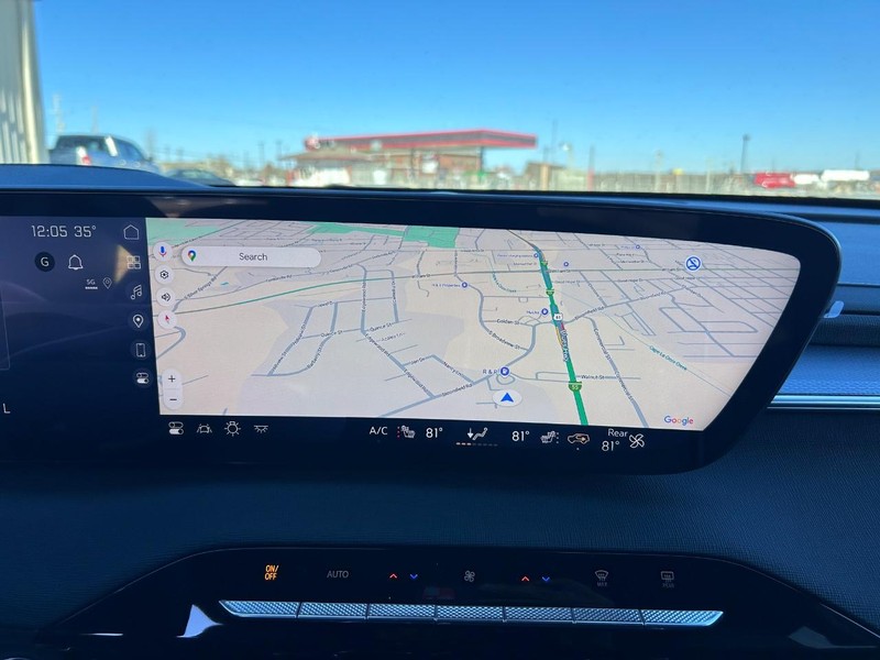 Buick Enclave Vehicle Full-screen Gallery Image 17