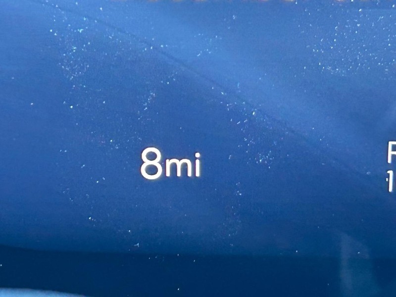 Buick Enclave Vehicle Full-screen Gallery Image 24