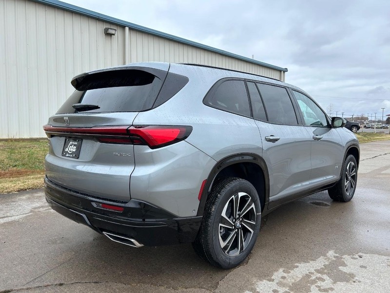 Buick Enclave Vehicle Full-screen Gallery Image 3