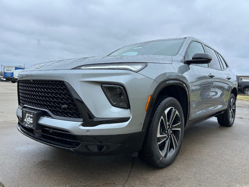 Buick Enclave Vehicle Full-screen Gallery Image 8