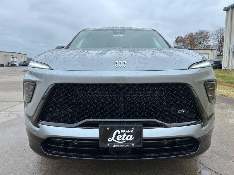 Buick Enclave Vehicle Full-screen Gallery Image 9