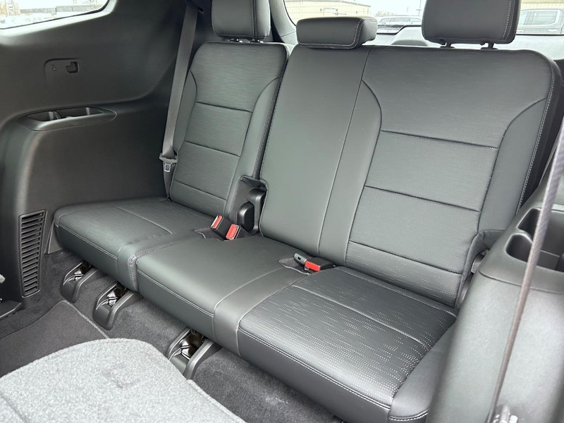 Buick Enclave Vehicle Full-screen Gallery Image 10