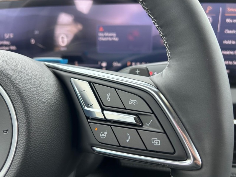 Buick Enclave Vehicle Full-screen Gallery Image 16