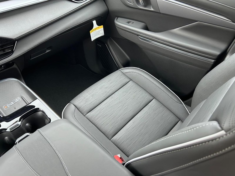 Buick Enclave Vehicle Full-screen Gallery Image 20