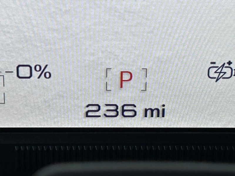 GMC HUMMER EV Pickup Vehicle Full-screen Gallery Image 22