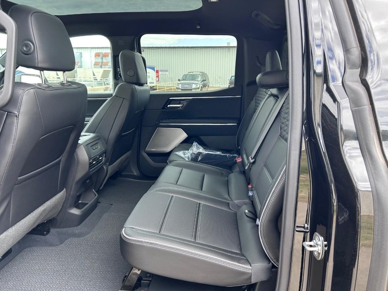 GMC Sierra EV Vehicle Full-screen Gallery Image 7