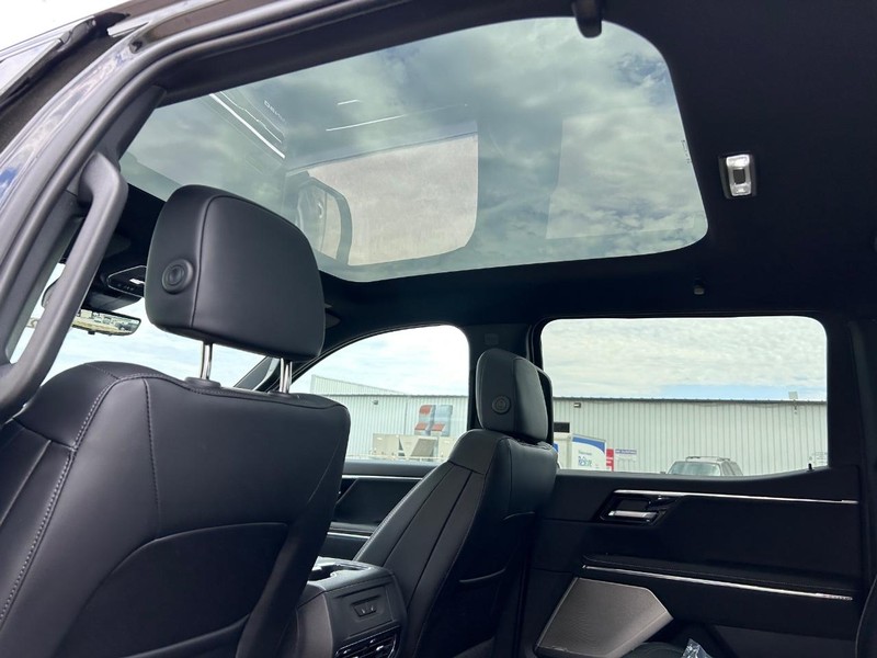 GMC Sierra EV Vehicle Full-screen Gallery Image 8